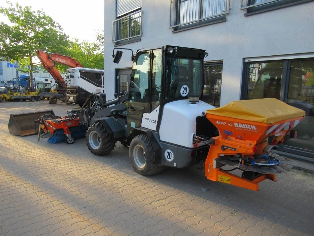 GiANT V452T X-Tra HD Kehrmaschine/Streuer - Cargadora de ruedas: foto 4 GiANT V452T X-Tra HD Kehrmaschine/Streuer - Cargadora de ruedas: foto 4