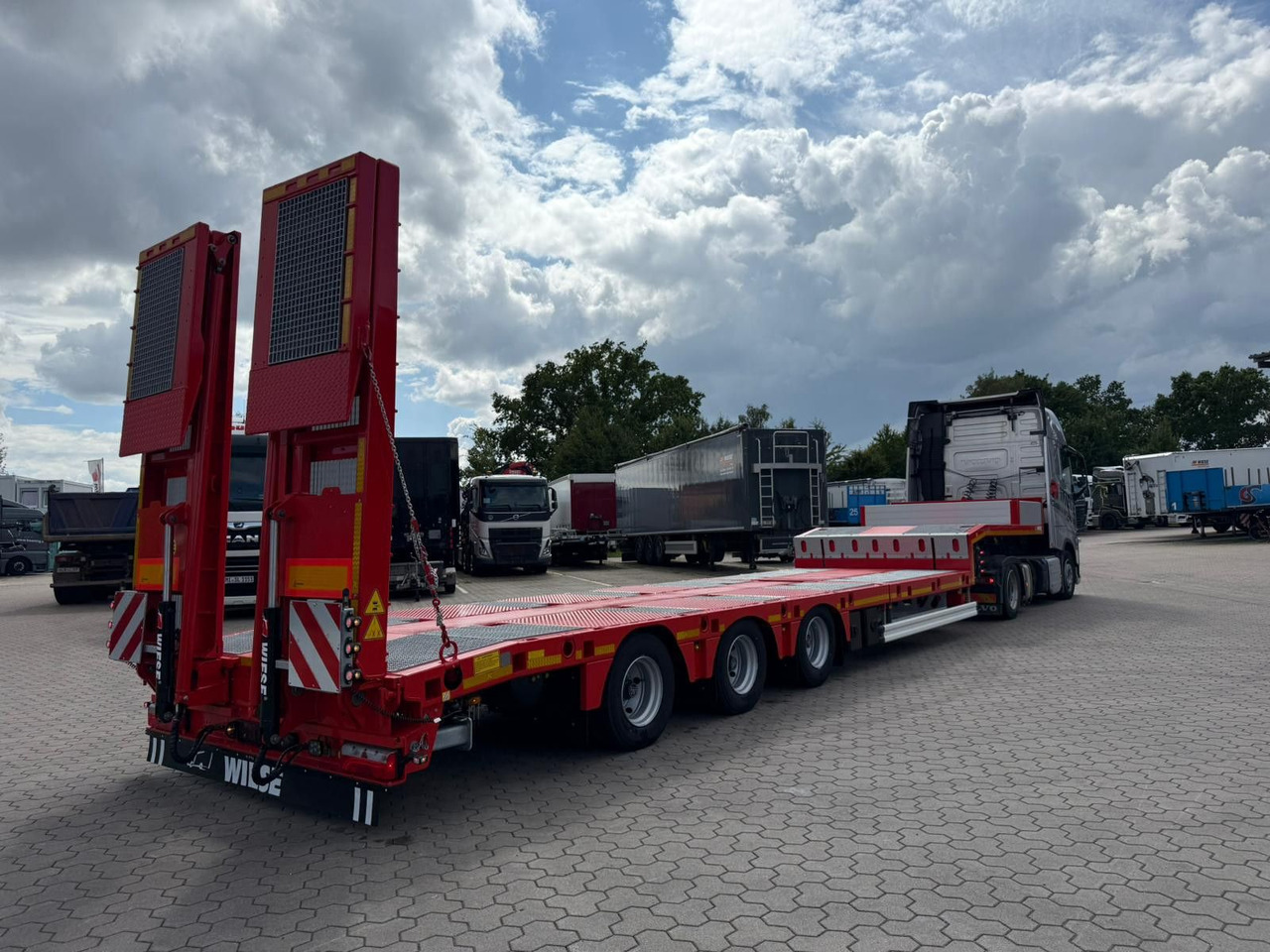 Kässbohrer SLS.HS Tieflader mit hydr. Schwanenhals Kässbohrer SLS.HS Tieflader mit hydr. Schwanenhals - Semirremolque góndola rebajadas: foto 4 Kässbohrer SLS.HS Tieflader mit hydr. Schwanenhals Kässbohrer SLS.HS Tieflader mit hydr. Schwanenhals - Semirremolque góndola rebajadas: foto 4