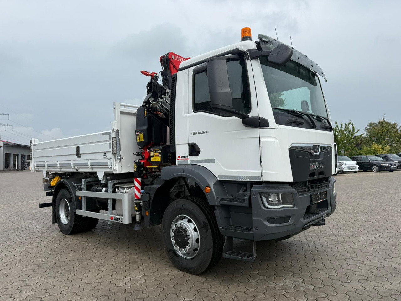 MAN 18.320 4x4 mit Fassi Ladekran Sofort Verfügbar - Camión volquete, Camión grúa: foto 2 MAN 18.320 4x4 mit Fassi Ladekran Sofort Verfügbar - Camión volquete, Camión grúa: foto 2