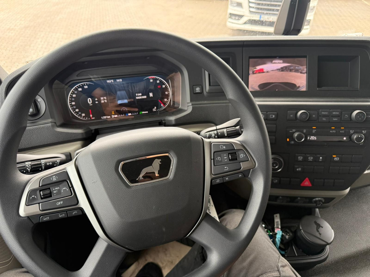 Camión volquete, Camión grúa MAN 18.320 4x4 mit Fassi Ladekran Sofort Verfügbar: foto 9