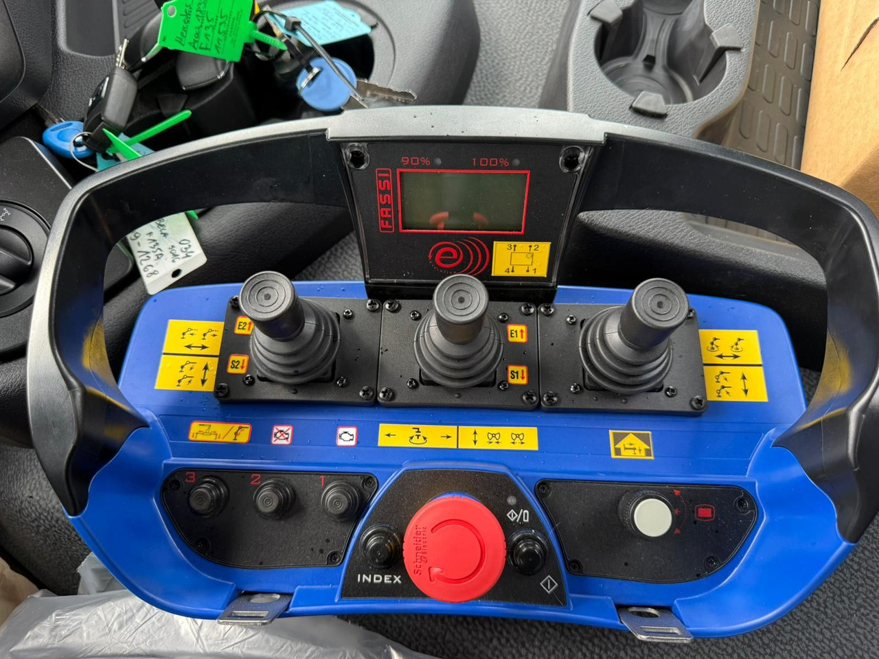 Camión volquete, Camión grúa MAN 18.320 4x4 mit Fassi Ladekran Sofort Verfügbar: foto 14