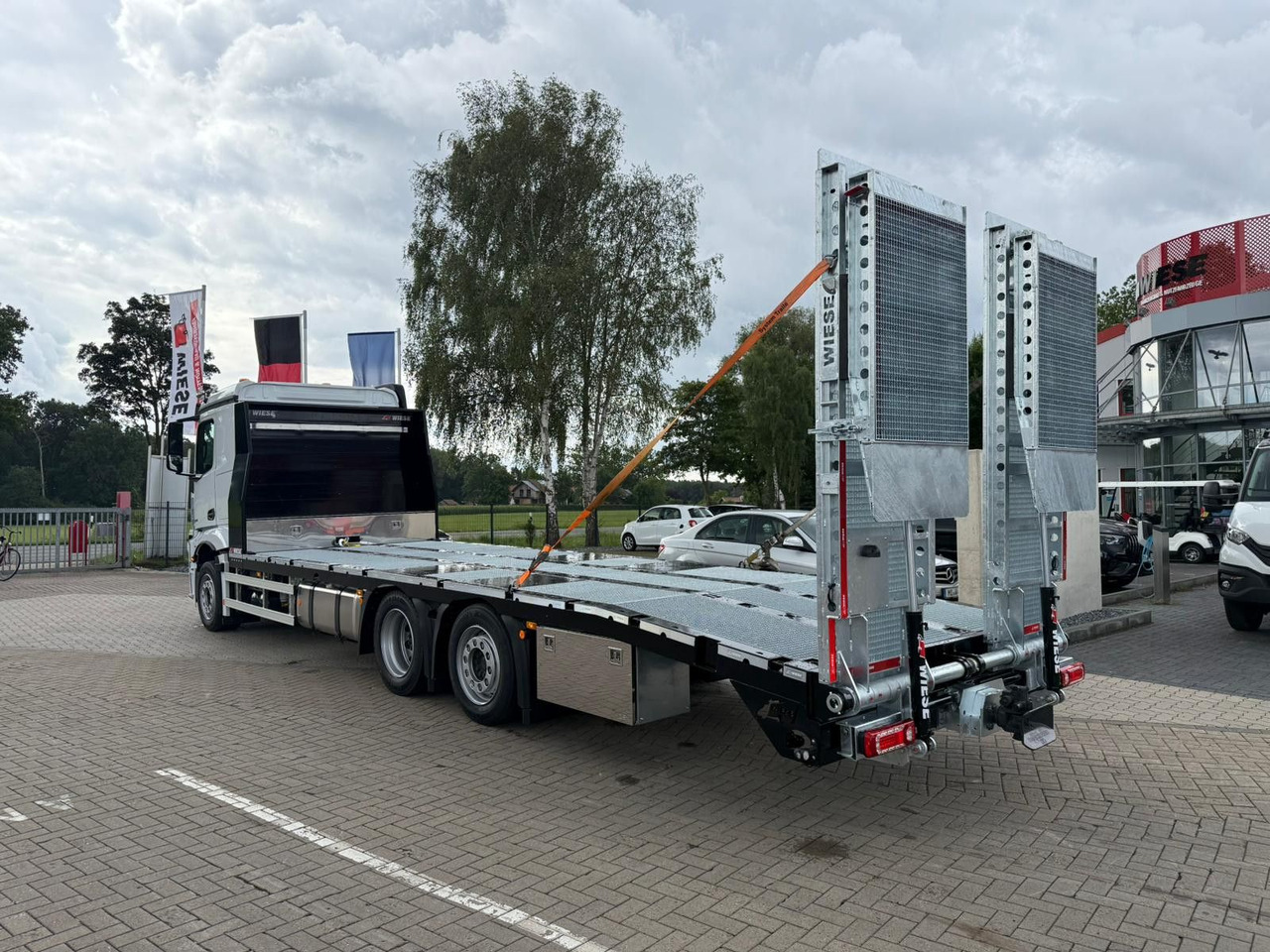 Mercedes-Benz Actros mit Rampen, Maschinentransporter - Camión caja abierta: foto 4 Mercedes-Benz Actros mit Rampen, Maschinentransporter - Camión caja abierta: foto 4