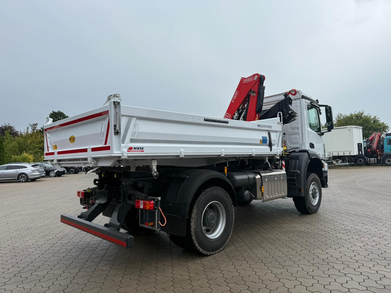 Mercedes-Benz Arocs 1835 4x2 Meiller Fassi F135 Kran Kipper - Camión volquete, Camión grúa: foto 4 Mercedes-Benz Arocs 1835 4x2 Meiller Fassi F135 Kran Kipper - Camión volquete, Camión grúa: foto 4