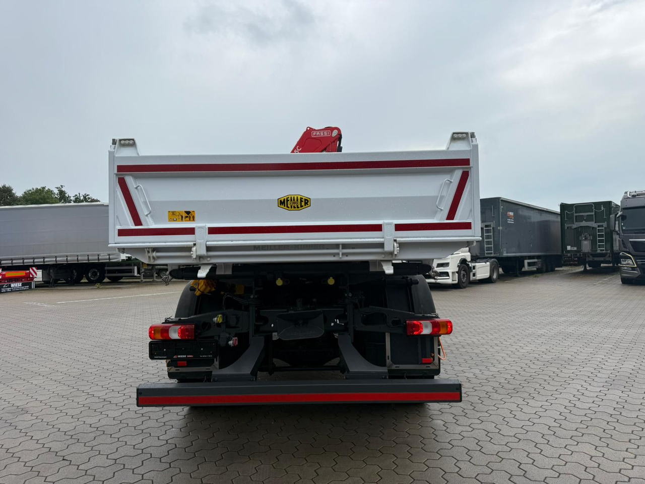 Mercedes-Benz Arocs 1835 4x2 Meiller Fassi F135 Kran Kipper - Camión grúa: foto 5 Mercedes-Benz Arocs 1835 4x2 Meiller Fassi F135 Kran Kipper - Camión grúa: foto 5
