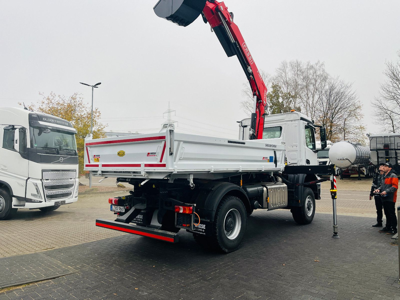 Mercedes-Benz Arocs 1835 4x4 Meiller Fassi Kran Kipper - Camión volquete, Camión grúa: foto 5 Mercedes-Benz Arocs 1835 4x4 Meiller Fassi Kran Kipper - Camión volquete, Camión grúa: foto 5