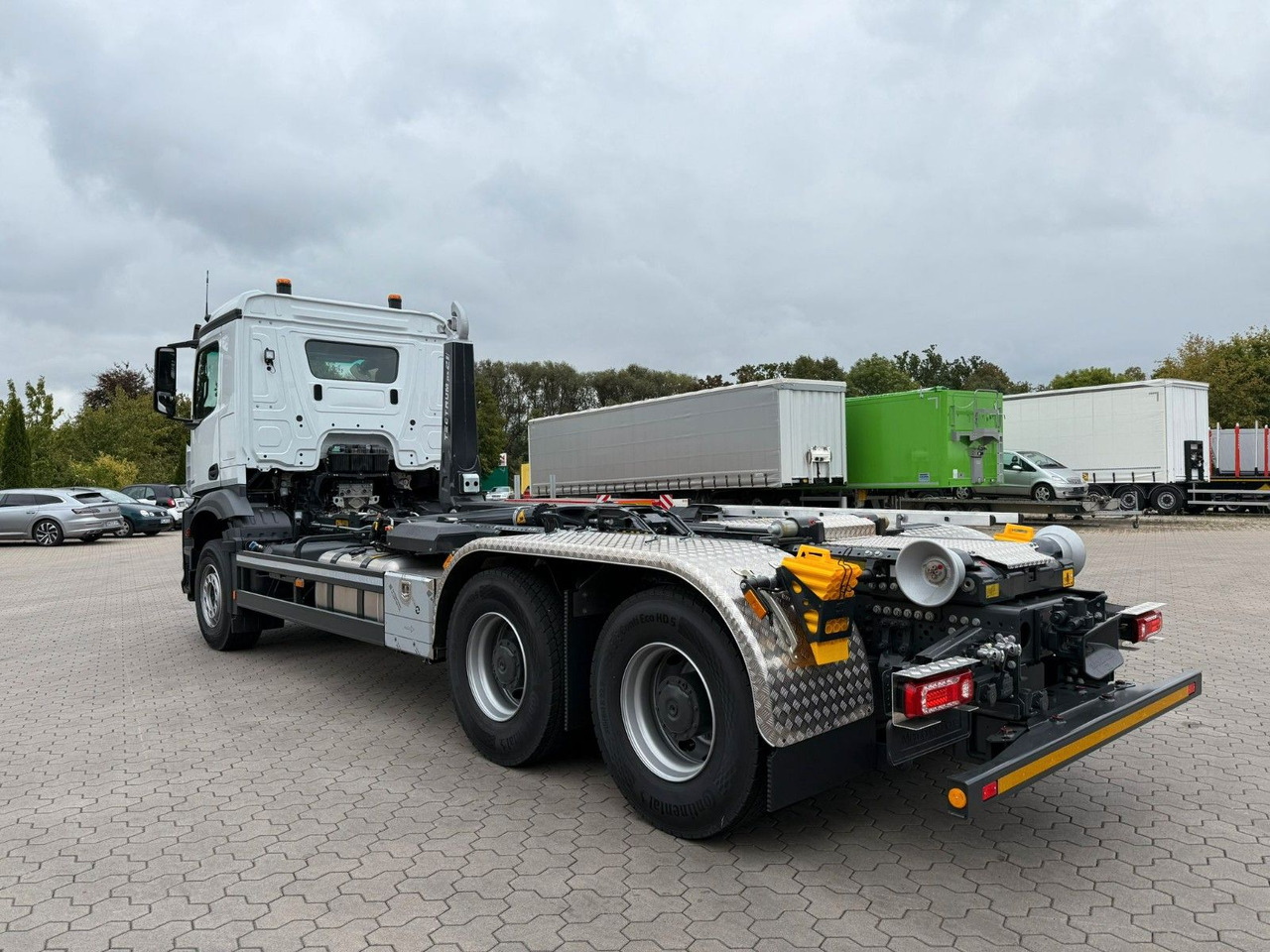 Mercedes-Benz Arocs 5 2651L 6 x4 Meiller RS 2170 - Camión multibasculante: foto 4 Mercedes-Benz Arocs 5 2651L 6 x4 Meiller RS 2170 - Camión multibasculante: foto 4