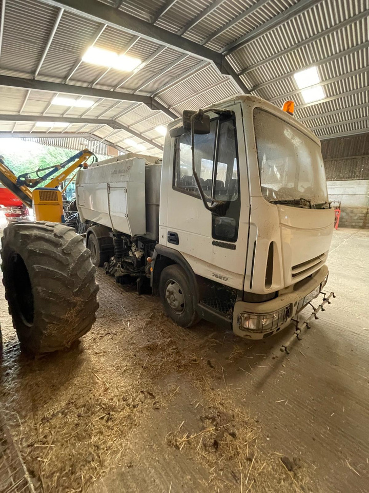 IVECO 17 E 17 - Barredora vial: foto 1 IVECO 17 E 17 - Barredora vial: foto 1