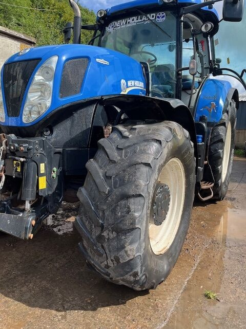 New Holland T7.220 - Tractor: foto 5 New Holland T7.220 - Tractor: foto 5