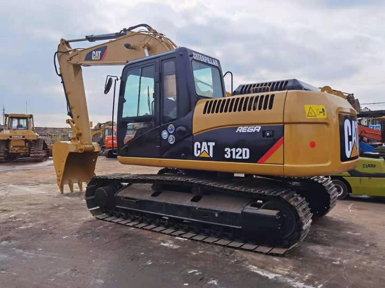 CATERPILLAR 312D - Excavadora de cadenas: foto 1 CATERPILLAR 312D - Excavadora de cadenas: foto 1