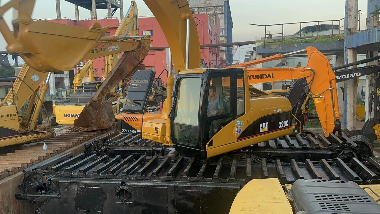 CATERPILLAR 320C - Excavadora anfibia: foto 4 CATERPILLAR 320C - Excavadora anfibia: foto 4