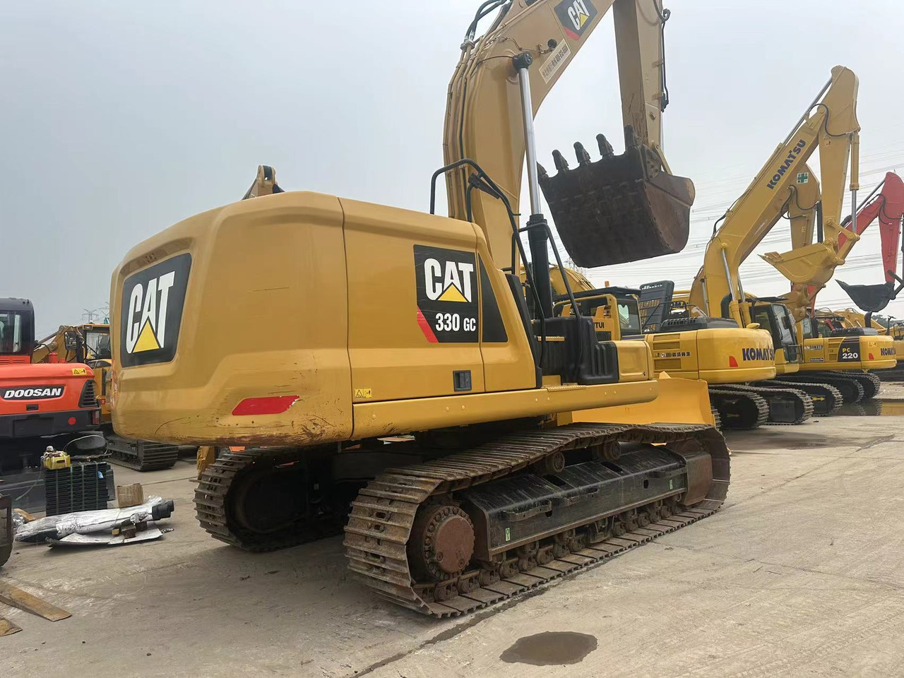 CATERPILLAR 330GC - Excavadora de cadenas: foto 2 CATERPILLAR 330GC - Excavadora de cadenas: foto 2