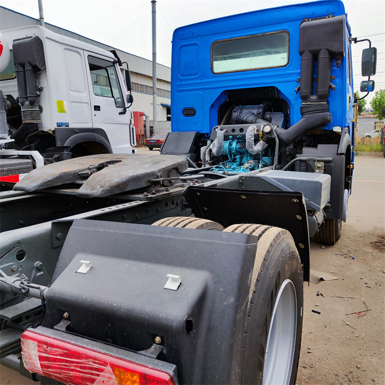 HOWO HOWO 6x4 336 truck tractors-blue - Cabeza tractora: foto 4 HOWO HOWO 6x4 336 truck tractors-blue - Cabeza tractora: foto 4