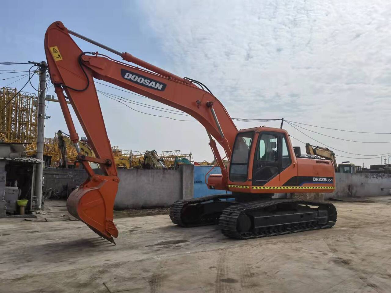 DOOSAN DH225LC-7 - Excavadora de cadenas: foto 3 DOOSAN DH225LC-7 - Excavadora de cadenas: foto 3