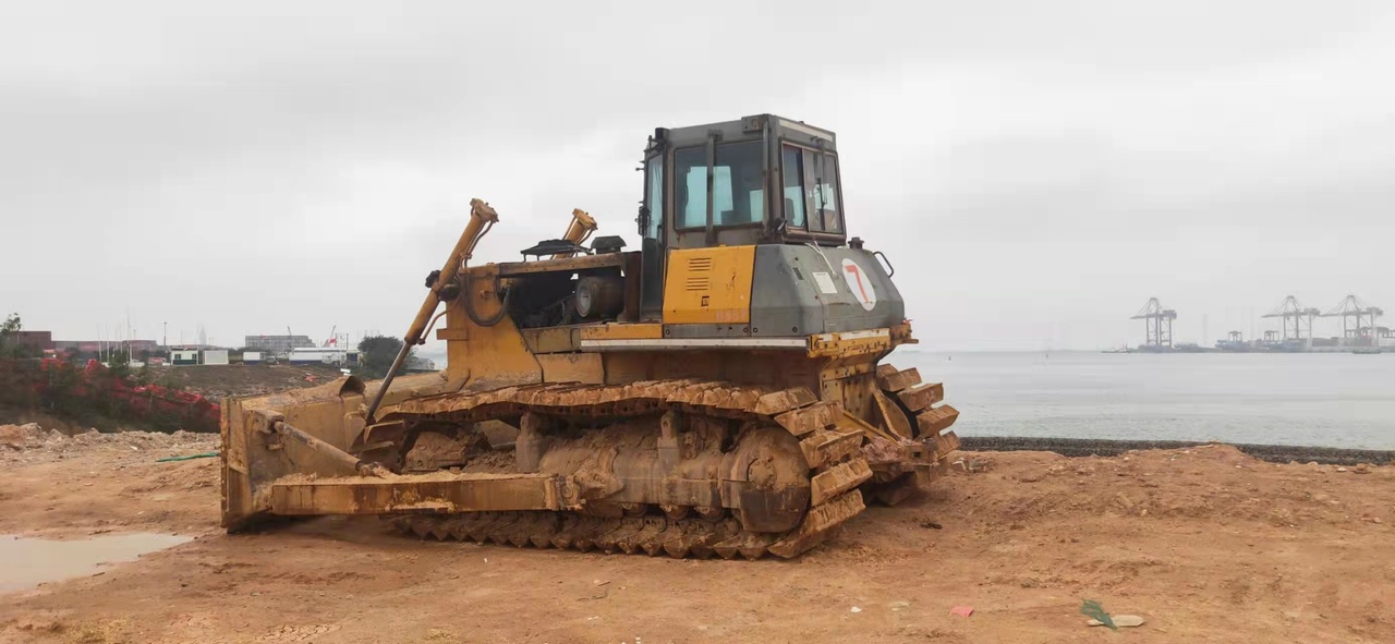 KOMATSU D85-11 - Bulldozer: foto 2 KOMATSU D85-11 - Bulldozer: foto 2