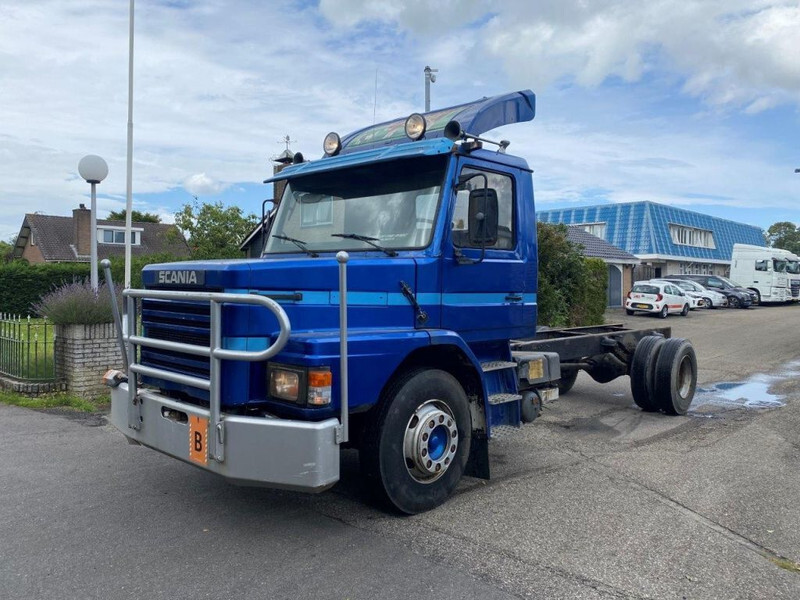 Scania T82 T 82 4x2 CHASSIS FULL STEEL SUSPENSION - Camión chasis: foto 1 Scania T82 T 82 4x2 CHASSIS FULL STEEL SUSPENSION - Camión chasis: foto 1