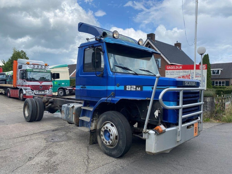 Scania T82 T 82 4x2 CHASSIS FULL STEEL SUSPENSION - Camión chasis: foto 3 Scania T82 T 82 4x2 CHASSIS FULL STEEL SUSPENSION - Camión chasis: foto 3