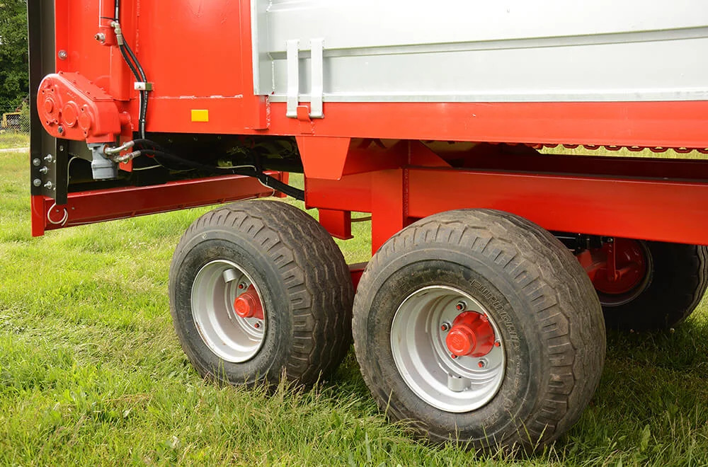 Roltrans N250/4 JAMNIK - Esparcidor de estiércol: foto 2 Roltrans N250/4 JAMNIK - Esparcidor de estiércol: foto 2