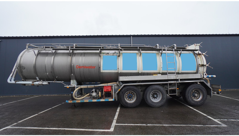 Burg 3 AXLE WATER TANK 29.975LTR - Semirremolque cisterna: foto 1 Burg 3 AXLE WATER TANK 29.975LTR - Semirremolque cisterna: foto 1
