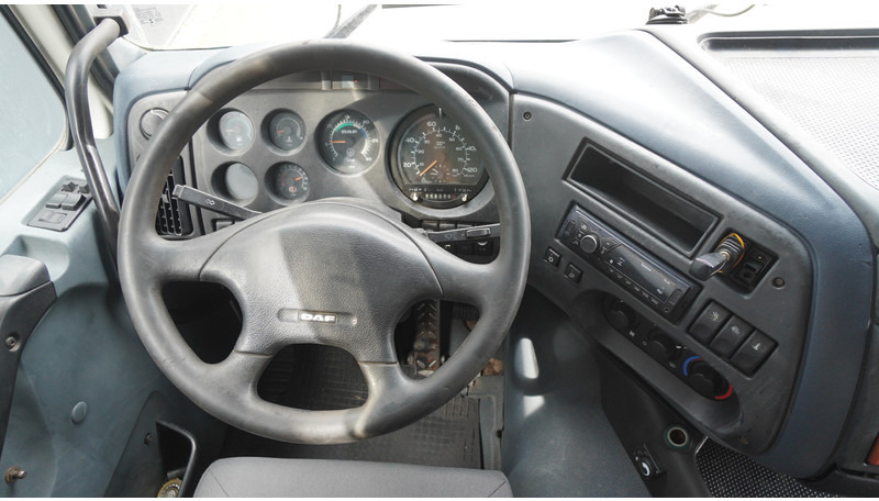 DAF XF 95.380 SC MANUAL GEARBOX - Cabeza tractora: foto 4 DAF XF 95.380 SC MANUAL GEARBOX - Cabeza tractora: foto 4