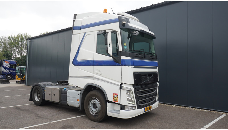 Volvo FH 420 ADR EURO 6 GLOBETROTTER - Cabeza tractora: foto 4 Volvo FH 420 ADR EURO 6 GLOBETROTTER - Cabeza tractora: foto 4