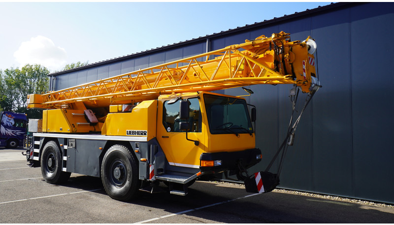 Liebherr LTM 1030-2.1 WITH JIB - Camión grúa: foto 3 Liebherr LTM 1030-2.1 WITH JIB - Camión grúa: foto 3