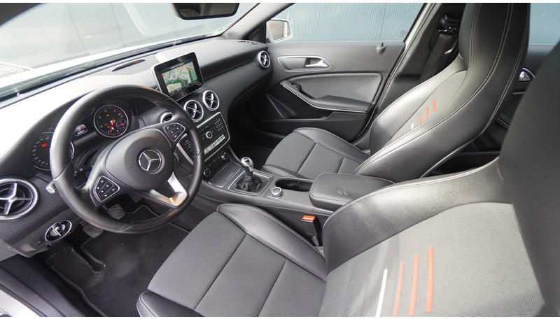 Mercedes-Benz A180d EURO6 - Minibús, Furgoneta de pasajeros: foto 4 Mercedes-Benz A180d EURO6 - Minibús, Furgoneta de pasajeros: foto 4