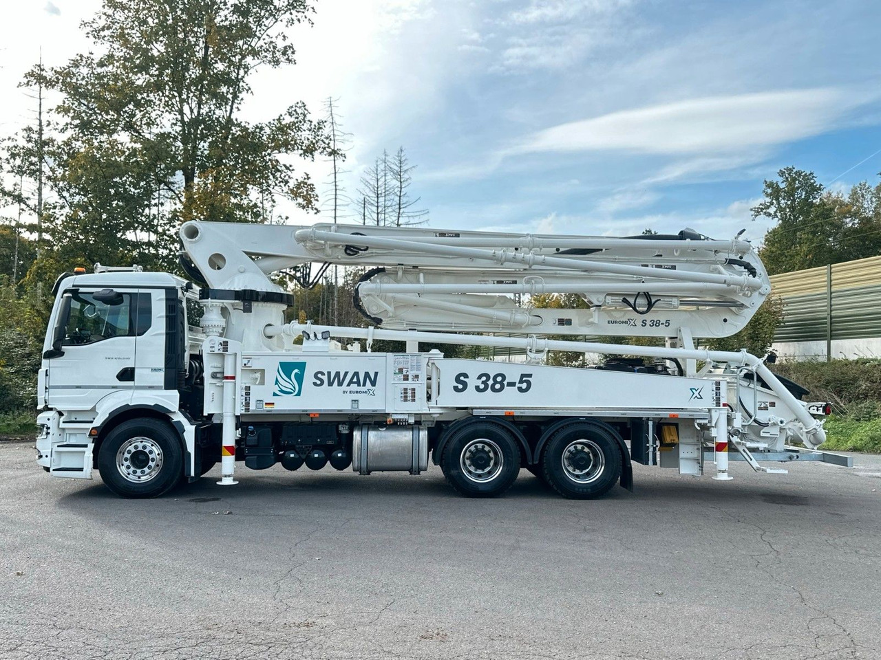 MAN TGS 26.510 6x4 SWAN TSP 38-5 160RZ ( 38m ) - Camión bomba de hormigón: foto 3 MAN TGS 26.510 6x4 SWAN TSP 38-5 160RZ ( 38m ) - Camión bomba de hormigón: foto 3