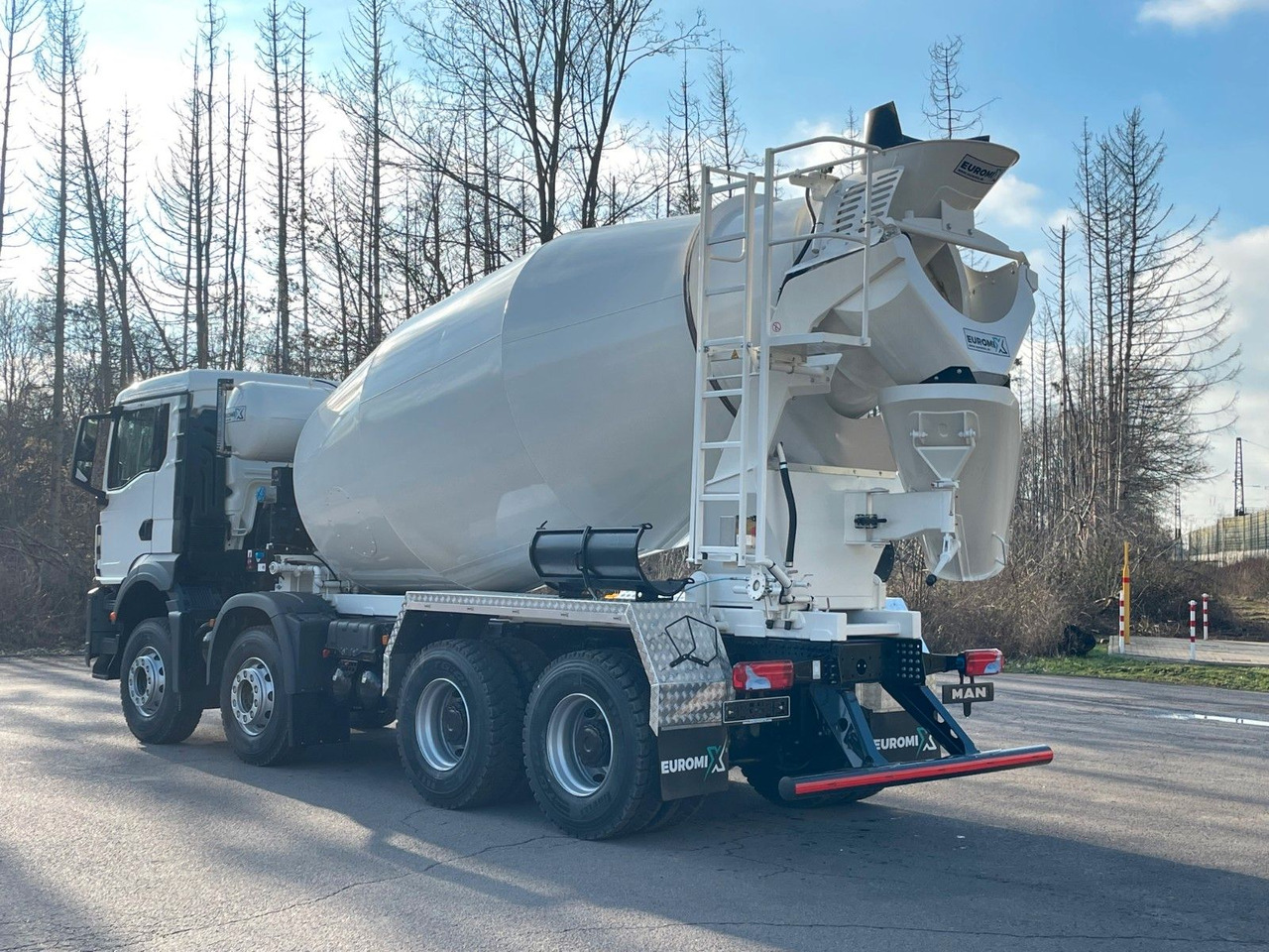 MAN TGS 41.400 8x4 / EuromixMTP EM 12m³ R / EURO 2 - Camión hormigonera: foto 5 MAN TGS 41.400 8x4 / EuromixMTP EM 12m³ R / EURO 2 - Camión hormigonera: foto 5
