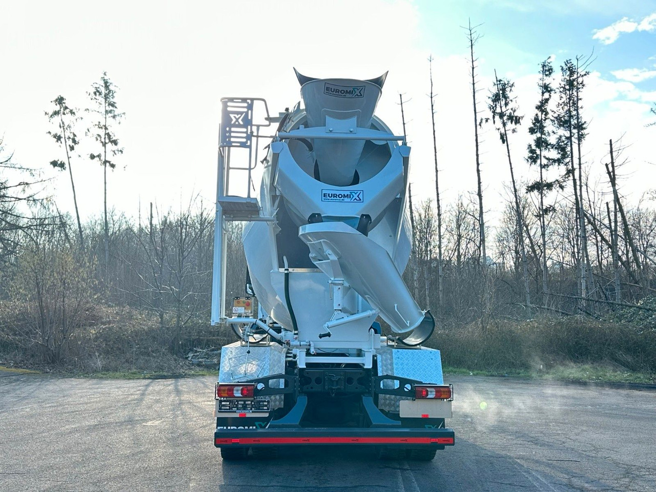 Mercedes-Benz Arocs 5 3743 8X4 / Euro6e EuromixMTP EM 10 L - Camión hormigonera: foto 4 Mercedes-Benz Arocs 5 3743 8X4 / Euro6e EuromixMTP EM 10 L - Camión hormigonera: foto 4