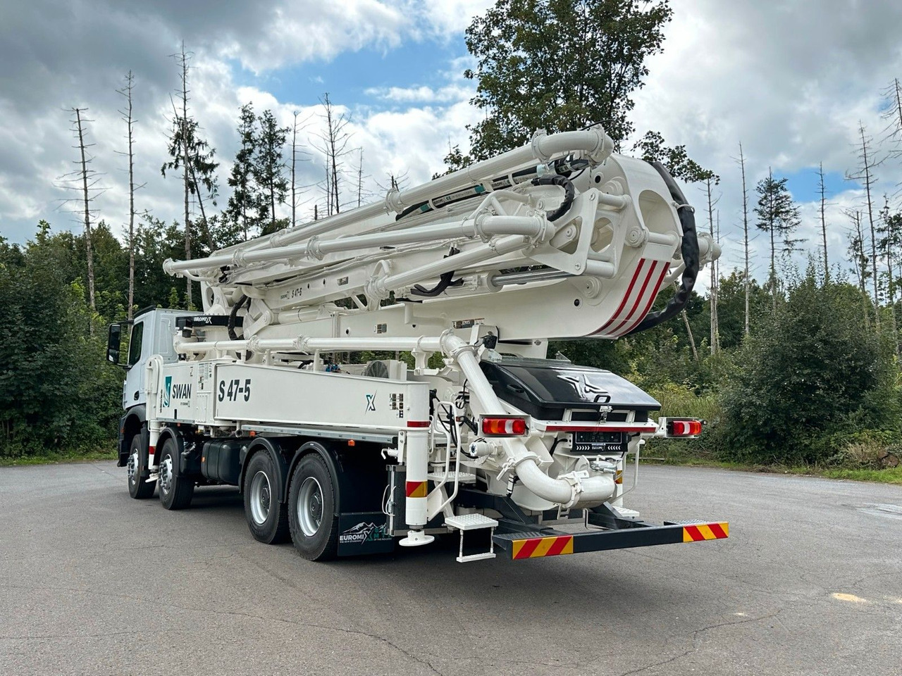 Mercedes-Benz Arocs 5 4142 8x4 SWAN TSP 47-5 160RZ ( 47m ) - Camión bomba de hormigón: foto 5 Mercedes-Benz Arocs 5 4142 8x4 SWAN TSP 47-5 160RZ ( 47m ) - Camión bomba de hormigón: foto 5