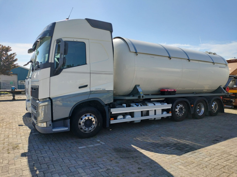 Volvo FH 420 8x2-4 -32791 L Gas tank truck -Gas, Gaz, LPG, GPL, Propane, Butane tank, Gastank ID 2.169 Eurotank, flowmeter, pump - Camión cisterna: foto 3 Volvo FH 420 8x2-4 -32791 L Gas tank truck -Gas, Gaz, LPG, GPL, Propane, Butane tank, Gastank ID 2.169 Eurotank, flowmeter, pump - Camión cisterna: foto 3