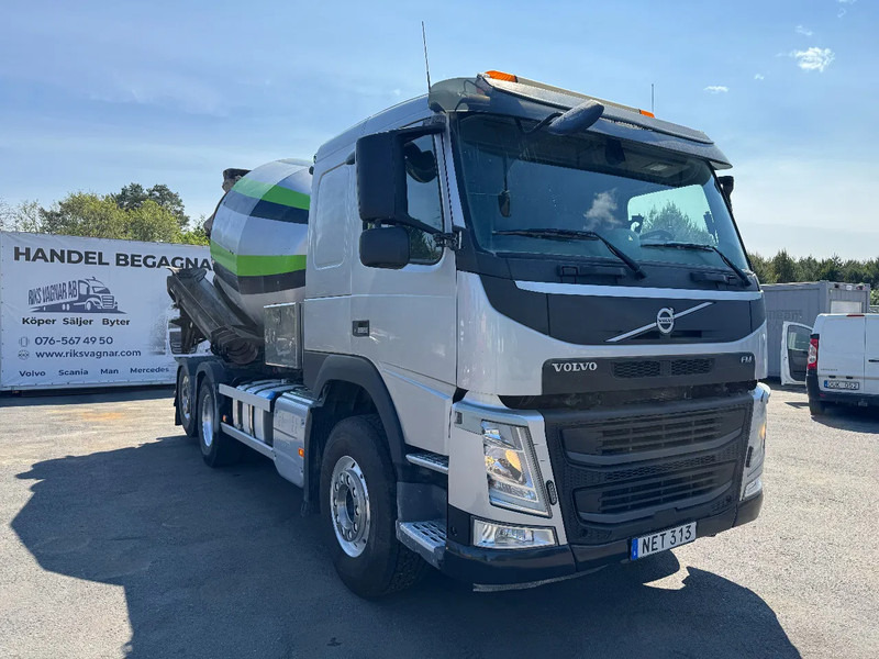 Volvo FM 370 6x2*4, 8m3 Mixer with Hyrdaul.-slide, 2016 - Camión hormigonera: foto 1 Volvo FM 370 6x2*4, 8m3 Mixer with Hyrdaul.-slide, 2016 - Camión hormigonera: foto 1