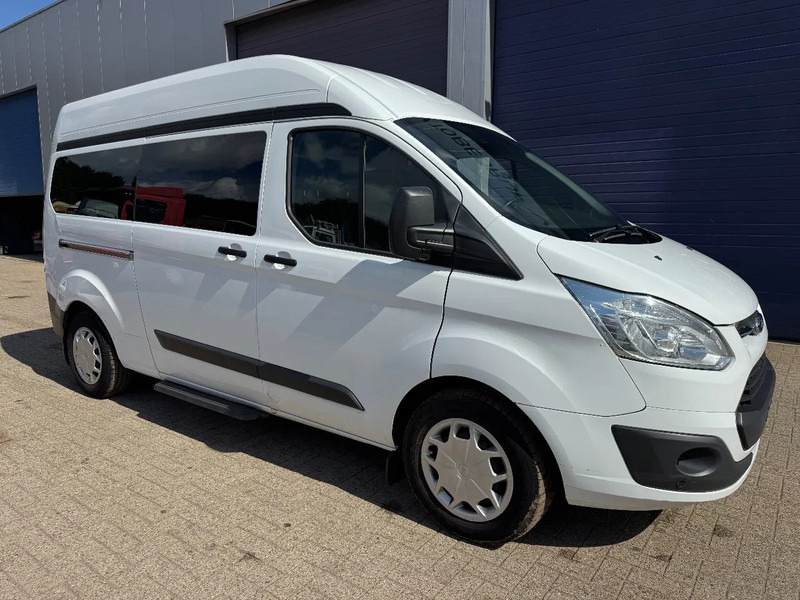 Ford **TRANSIT CUSTOM-9 SEATS-WHEELCHAIRLIFT-EURO6B** - Autobús: foto 1 Ford **TRANSIT CUSTOM-9 SEATS-WHEELCHAIRLIFT-EURO6B** - Autobús: foto 1
