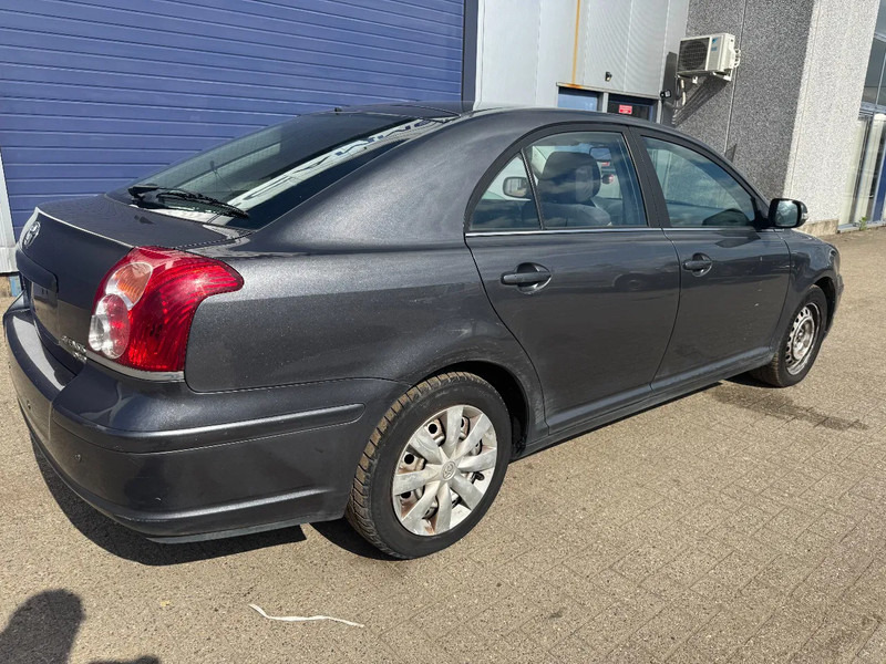 Toyota Avensis **DIESEL-AIRCO** - Sedan: foto 4 Toyota Avensis **DIESEL-AIRCO** - Sedan: foto 4