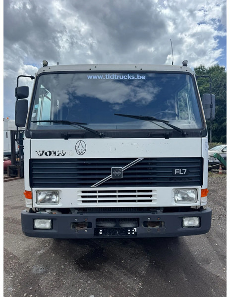 Volvo FL 7 **FLATBED + CRANE HMF-FULL STEEL SUSPENSION** - Camión caja abierta, Camión grúa: foto 4 Volvo FL 7 **FLATBED + CRANE HMF-FULL STEEL SUSPENSION** - Camión caja abierta, Camión grúa: foto 4