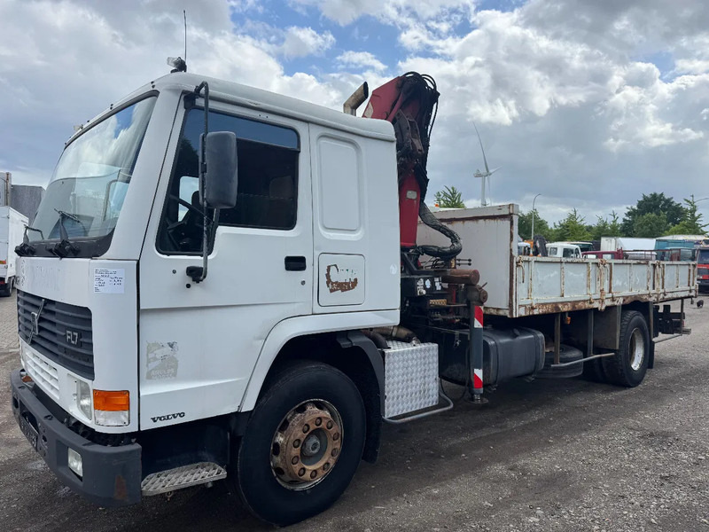 Volvo FL 7 **FLATBED + CRANE HMF-FULL STEEL SUSPENSION** - Camión caja abierta, Camión grúa: foto 3 Volvo FL 7 **FLATBED + CRANE HMF-FULL STEEL SUSPENSION** - Camión caja abierta, Camión grúa: foto 3