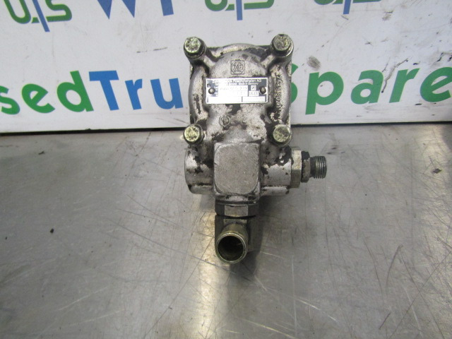 CUMMINS 6 CTA C SERIES POWER STEERING PUMP - Dirección para Camión: foto 1 CUMMINS 6 CTA C SERIES POWER STEERING PUMP - Dirección para Camión: foto 1