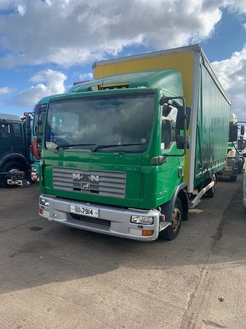 MAN TGL 7180 BREAKING FOR SPARES - Camión: foto 1 MAN TGL 7180 BREAKING FOR SPARES - Camión: foto 1