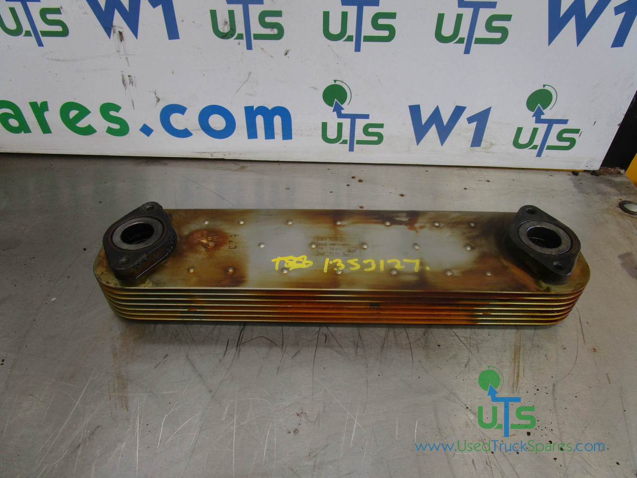 IVECO CURSOR 8 OIL COOLER P/NO 1353127 - Motor y piezas para Camión: foto 1 IVECO CURSOR 8 OIL COOLER P/NO 1353127 - Motor y piezas para Camión: foto 1
