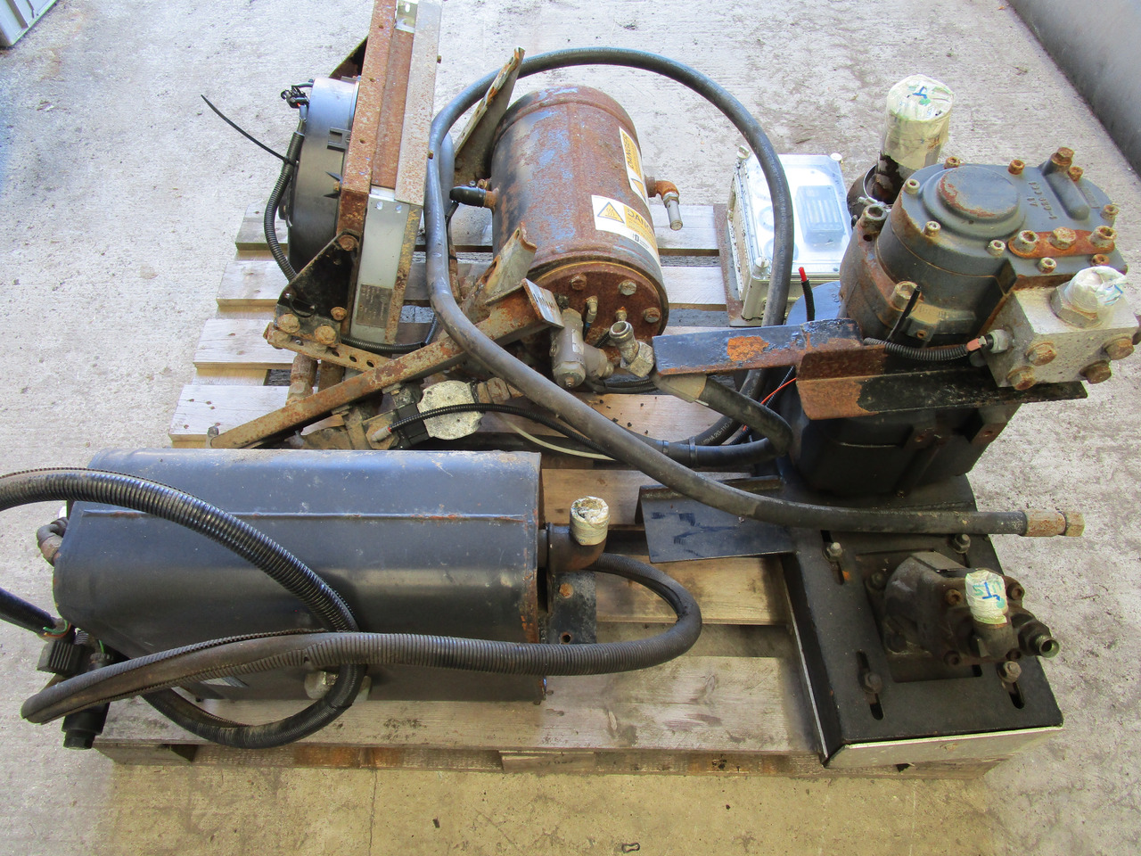 TRUCK MOUNTED TAMROTOR COMPRESSOR UNIT TYPE E12 - Compresor para Vehículo municipal: foto 1 TRUCK MOUNTED TAMROTOR COMPRESSOR UNIT TYPE E12 - Compresor para Vehículo municipal: foto 1