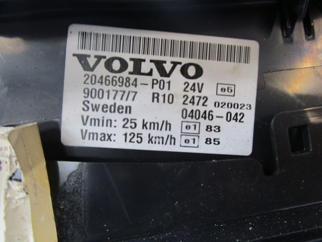 VOLVO FM12/FM9 CLOCK CLUSTER 20466984-P01 - Cabina e interior para Camión: foto 2 VOLVO FM12/FM9 CLOCK CLUSTER 20466984-P01 - Cabina e interior para Camión: foto 2