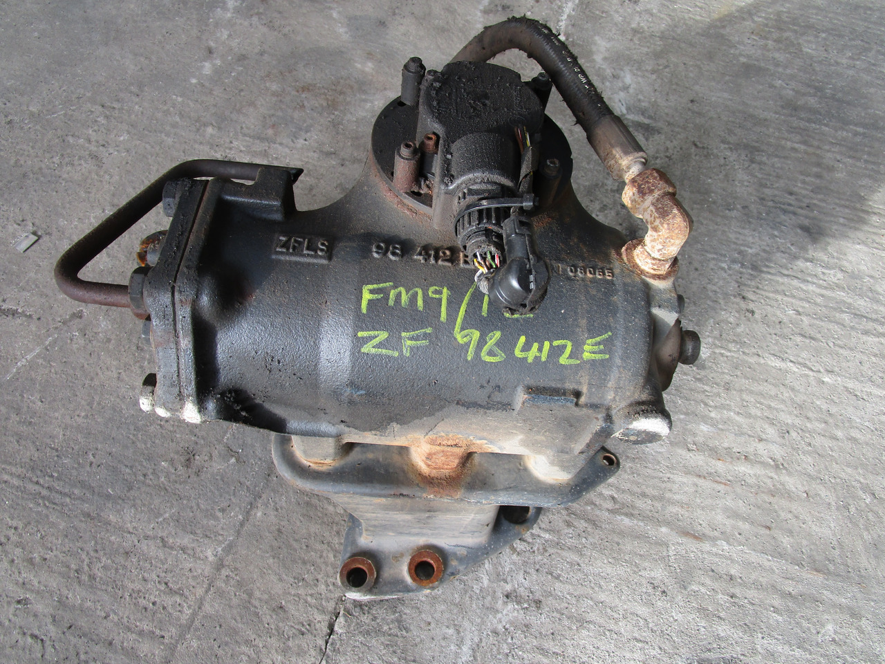 VOLVO FM9/FM12 STEERING BOX ZF P/NO 98412E - Dirección para Camión: foto 1 VOLVO FM9/FM12 STEERING BOX ZF P/NO 98412E - Dirección para Camión: foto 1