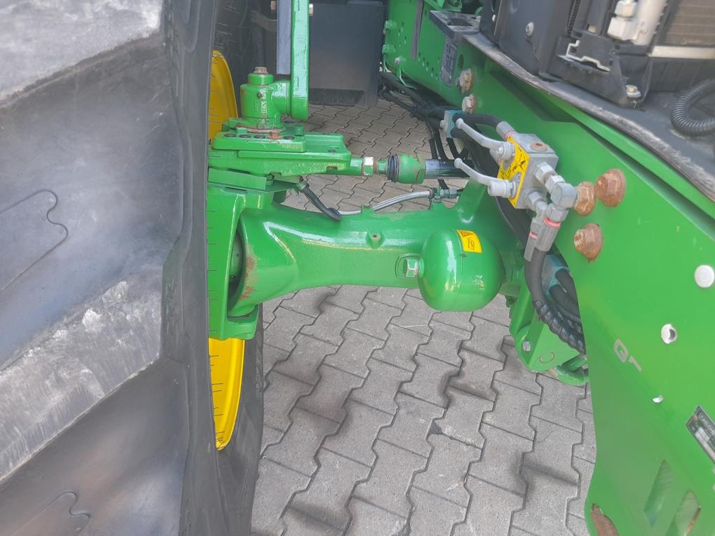 John Deere 6215 R - Tractor: foto 3 John Deere 6215 R - Tractor: foto 3
