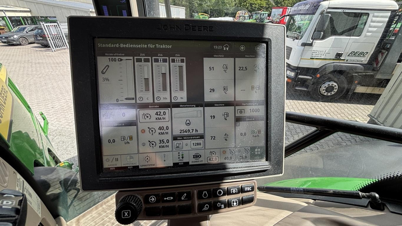 John Deere 6R195 - Tractor: foto 2 John Deere 6R195 - Tractor: foto 2