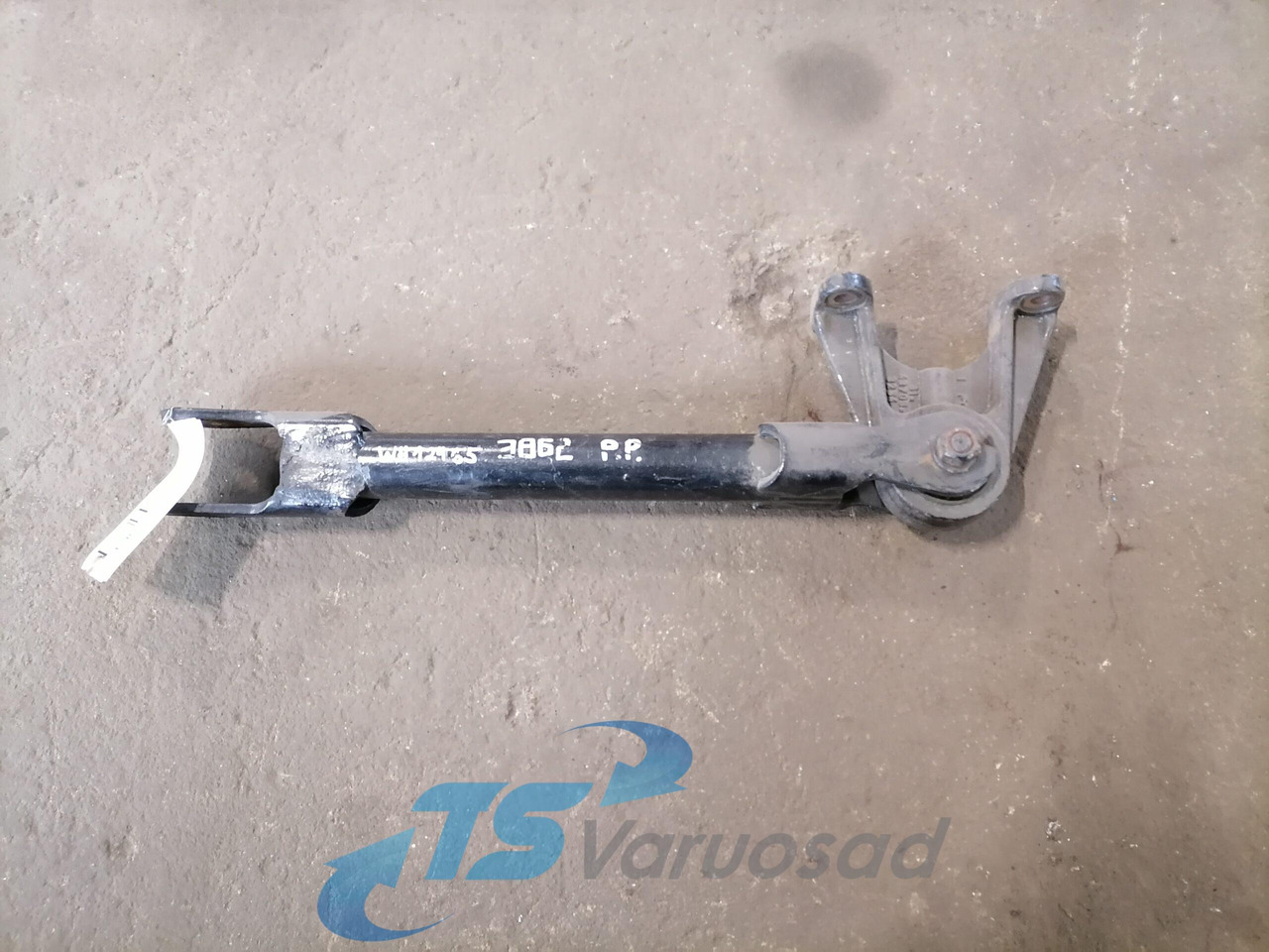 MAN Anti roll bar bracket 81437185118 - Barra estabilizadora para Camión: foto 2 MAN Anti roll bar bracket 81437185118 - Barra estabilizadora para Camión: foto 2