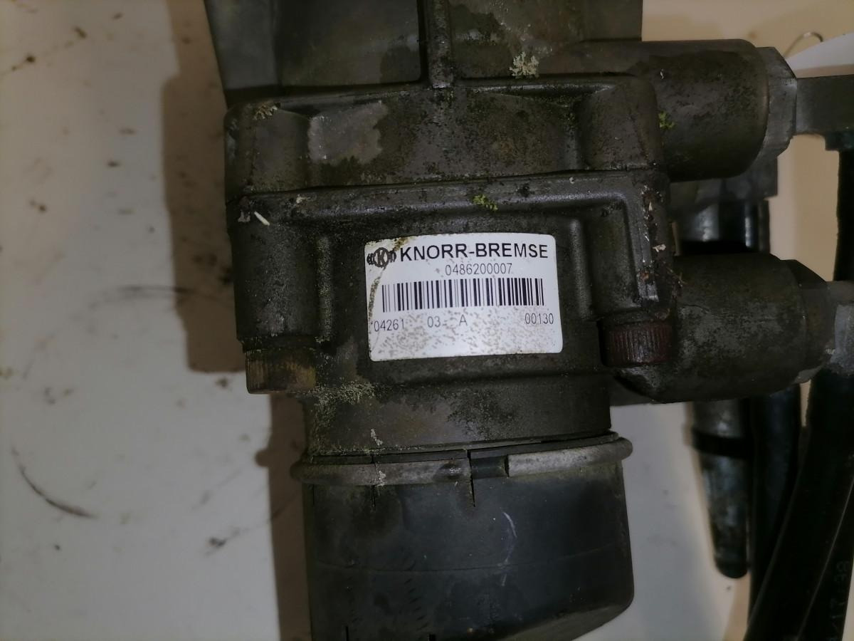 MAN Brake pressure control 0486200007 - Válvula de freno para Camión: foto 2 MAN Brake pressure control 0486200007 - Válvula de freno para Camión: foto 2