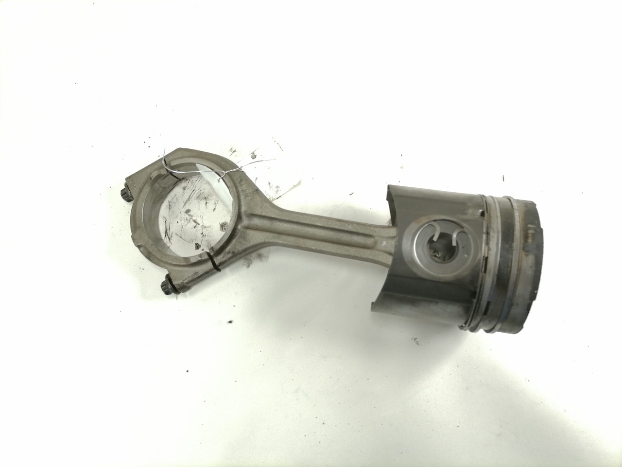 MAN Connecting rod + piston 51024006030 - Pistones/ Anillos/ Bujes para Camión: foto 2 MAN Connecting rod + piston 51024006030 - Pistones/ Anillos/ Bujes para Camión: foto 2