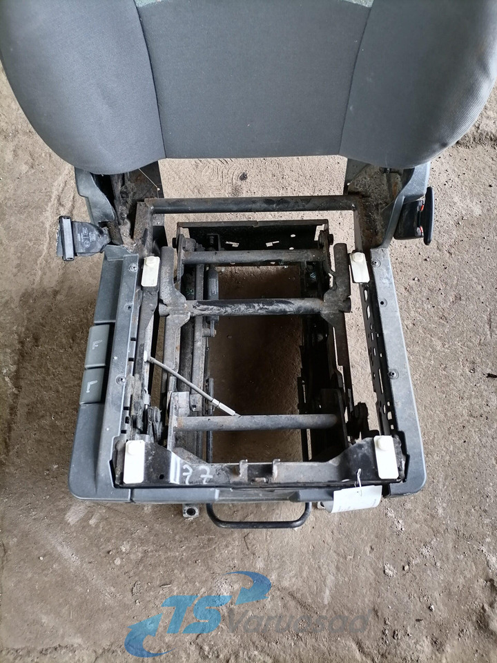 Renault Kaasreisija iste 7485130980 - Asiento para Camión: foto 4 Renault Kaasreisija iste 7485130980 - Asiento para Camión: foto 4