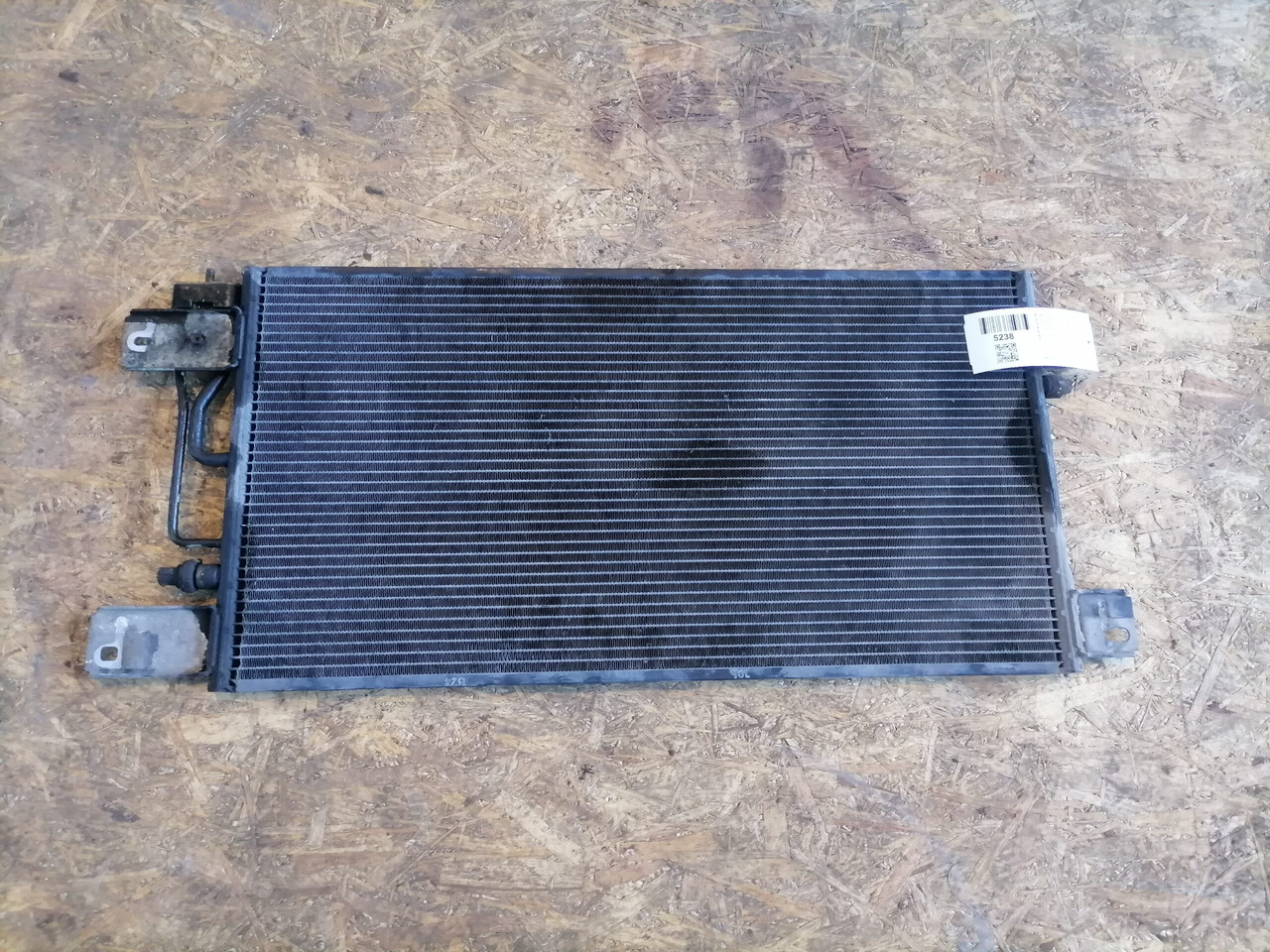 Scania A/C radiator 1790840 - Calefacción/ Ventilación para Camión: foto 5 Scania A/C radiator 1790840 - Calefacción/ Ventilación para Camión: foto 5