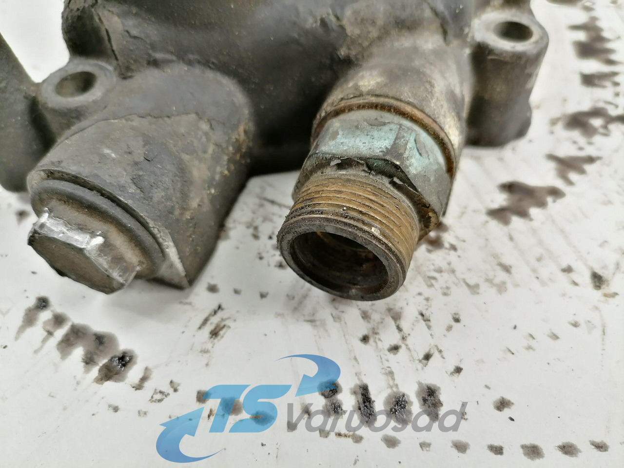 Scania Jahutusvedeliku flants 1549168 - Sistema de refrigeración para Camión: foto 2 Scania Jahutusvedeliku flants 1549168 - Sistema de refrigeración para Camión: foto 2